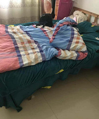 男闺蜜半夜闯进女子房间,还捂住她的嘴!原因让人哭笑不得…