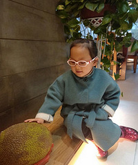 小吃货迫不及待了