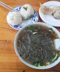 南门包子面碎 感觉实在一般吧