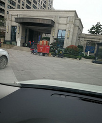 小区名字一开始都高大上后来很土 和其他小区的对比