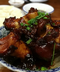 膨胀得不行 但生意依旧红火