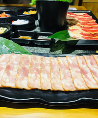 没有烤鳗鱼 但有黑牛牡蛎肉各类刺身 两个人吃了三百多