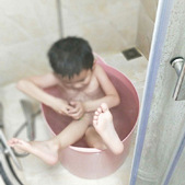 泡澡惊险记