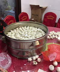 我们这的习俗 洞房前要吃扁食