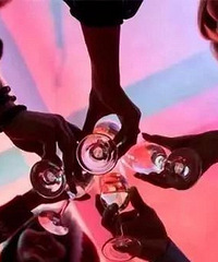 男子酒精中毒昏迷病危!医生又狂灌15瓶啤酒...救活了!