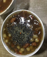 传统节日好的也要继承下去,现在的年味是不如小时候了