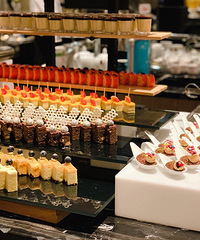 打卡希尔顿酒店 放在勺子里的甜品一次吃了好几个
