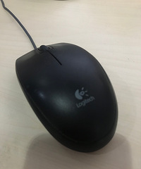 你们是如何用鼠标的?食指用来左键和滑轮吗?