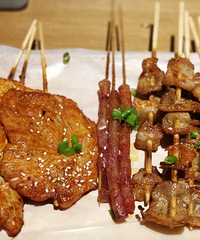 烧烤水饺都不错 炭烤鸦片鱼头香脆入味