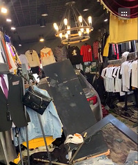 ���ң������Ϫ�γ�ײ���װ���ڣ��������ˣ�