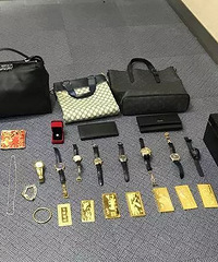 4�������ޣ�2�˻�̥�������������ͷ������ƾʲô��ƭ19��Ů