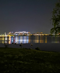 88���ж����ӣ��Ҹ����ݵı���С��Ů��