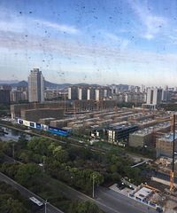 ���������� �ϵ��ӽǿ���һ��δ���ļң�