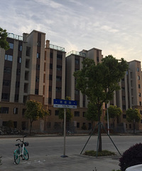 ����СС�����е���ͣ����ô��