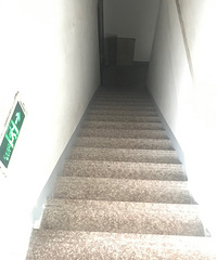 楼梯间全部铺了石材 瞬间觉得开发商在不计成本用心造好房子