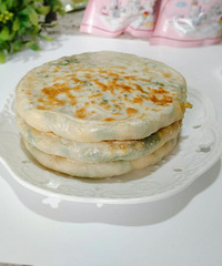自己做的韭菜鸡蛋馅饼 特别的香