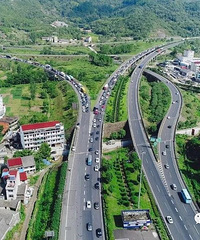 ��һ����С���٣����ٽ������ϱܶ±���