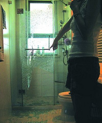 �ֻ�������ԡ����Ҫ������Ĥ�𣿱����̼һḺ����