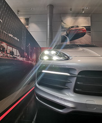 ·���������Ϻ���չ����ģ���̨�ݱ�ʱ��ֻͣ��һ��