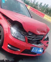 ���������ġ��⳵ײ�����۰�