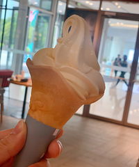 �����������ۣ�����С��Ϻ������������