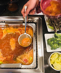 �����������100�˵�ţ��