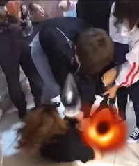 临海小三被原配上门殴打、扒衣服、抓花脸!视频拍下…