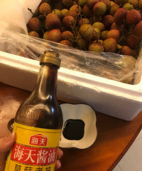 荔枝蘸酱油,没想到口味是这样的~