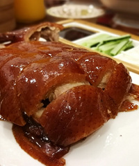 宫廷京味儿的装修风格,很符合烤鸭的气质