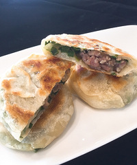 葱肉饼、墨鱼干炖筒骨