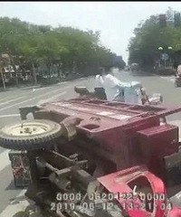 ��ү�����ײ�Ͻγ�����������Ǯ�⳵���ܾ����Ҿ�Ҫ����