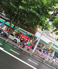旧黄金0工费引发市民排长队,店商不赚钱吗