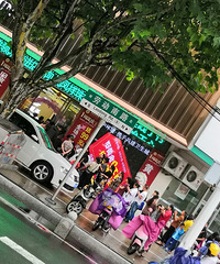 旧黄金0工费引发市民排长队,店商不赚钱吗