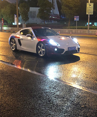 【汽车街拍】路遇一辆涂装很酷的跑车呀!