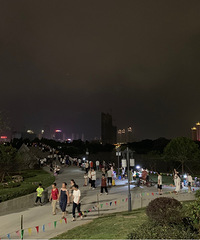 ���ϵľ��������������ģ������������ŵ�̨�ݵ�һλ��