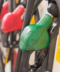 �³»���·���й�ʯ�ͼ���վ�Ż�һ��ÿ����