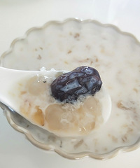 桃胶皂角米雪燕美颜甜汤,消暑解腻,美容养颜