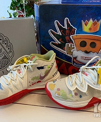 ������Ⱥ�б�Ů���࿴һ�ۣ��͸���һ˫ɧ�����۵�����Ь