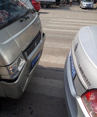 ��ƿ��ͻȻ���֣���һ����ɲ�������ֵ�׷β������ǰ���군��