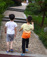 Я��λС��ͷ����������ɽ��԰