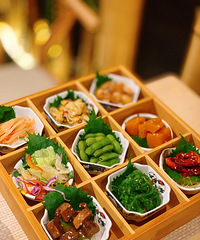 һֱ�ڳԵ�·��ͣ������