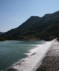 ���л���̶����ɽ�磬��Υ�ĺ���ɽɫ������ô��