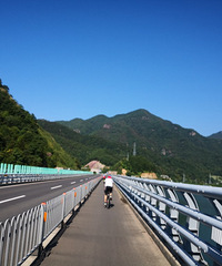 ���л���̶����ɽ�磬��Υ�ĺ���ɽɫ������ô��