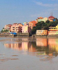 ��Ҵ��ֱ��С�赺���Ҹ������Щ�ܱ߲�ͬ�ľ�ɫ