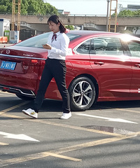 试驾新款传祺GA6,外观美丽漂亮,内饰空间大,起步平稳