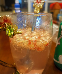 ����ʯ�����ϣ�ζ������������ɫҲ����