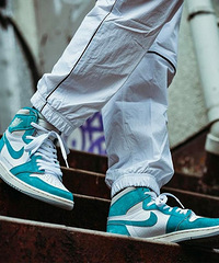 ����173�����������ϰ࣬���ð�������Ǳ�ɫ�۾�