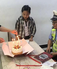 要去看病爸爸没空陪,台州小女孩深夜一个举动让人羡慕...