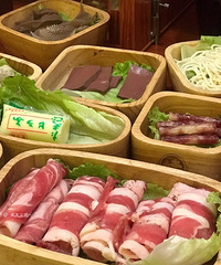 独食日,要来一份火锅,菜品份量不多,都是一人份的
