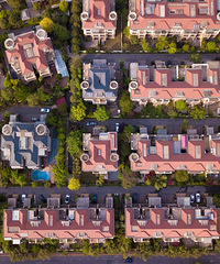 ��Ԫ��԰VS��Ԫ��Է�ĸ���һ�㣬ǰ�߸о�������һЩ